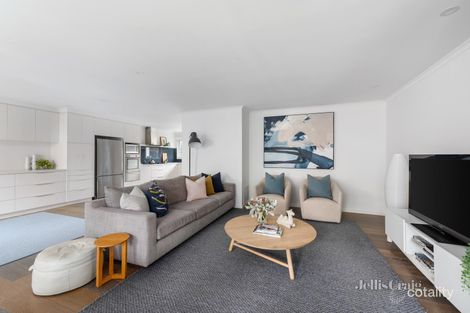 Property photo of 2/497 Elgar Road Mont Albert North VIC 3129