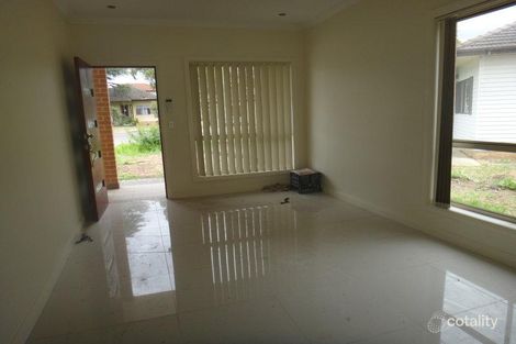 5a Glen Pl, Pendle Hill, NSW 2145