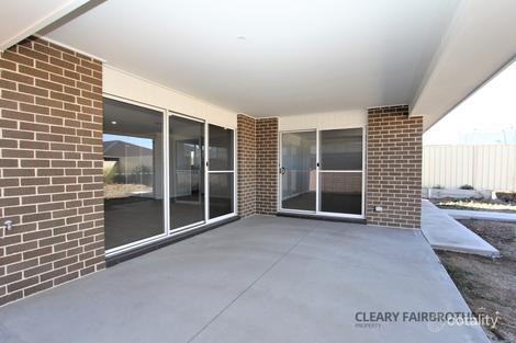 Property photo of 15 Granite Rise Kelso NSW 2795