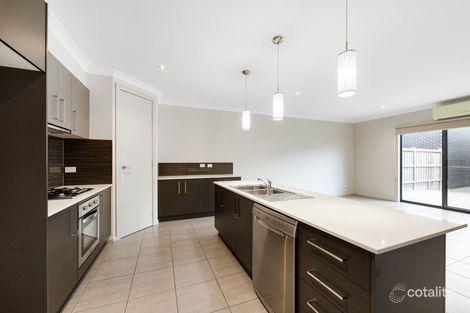 Property photo of 3 Armstrong Walk Fraser Rise VIC 3336