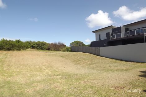 18 Blue Water Cir, Cape Paterson, VIC 3995