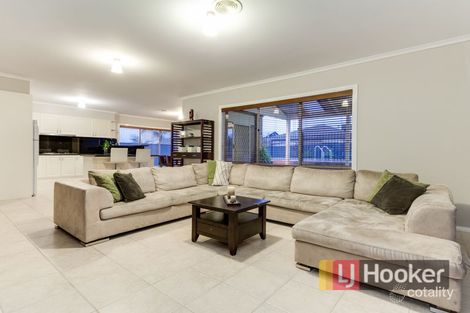 Property photo of 2 Holder Place Berwick VIC 3806
