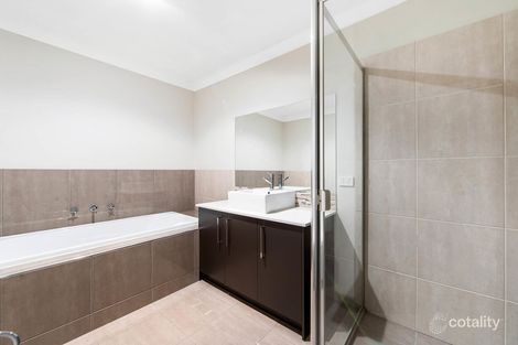 Property photo of 3 Armstrong Walk Fraser Rise VIC 3336