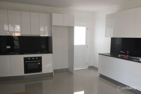 Property photo of 5 Abbott Close Edensor Park NSW 2176