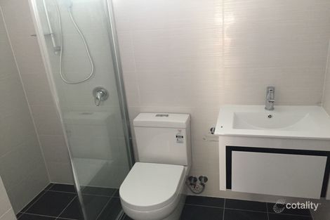 Property photo of 5 Abbott Close Edensor Park NSW 2176