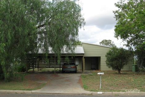 27 Diamond Dr, Blackwater, QLD 4717
