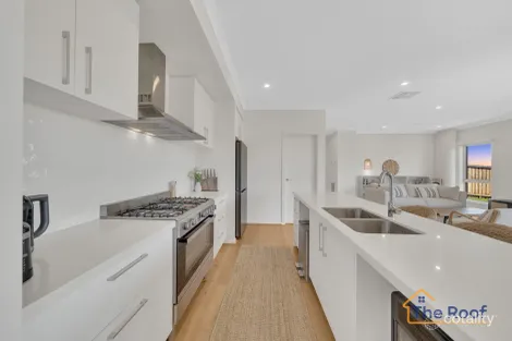 Property photo of 125 Shelterbelt Avenue Weir Views VIC 3338