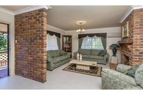 Property photo of 2 Pinehurst Court Karana Downs QLD 4306