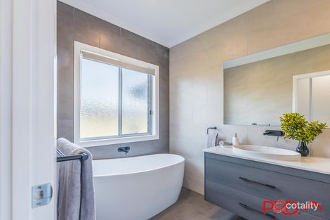 Property photo of 8 Jubata Drive Moore Creek NSW 2340