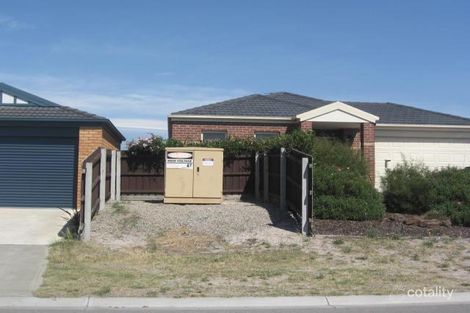 14s Clifton Park Dr, Carrum Downs, VIC 3201