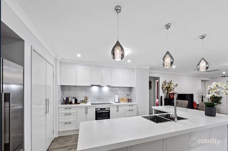 Property photo of 5 St James Close Burnside Heights VIC 3023