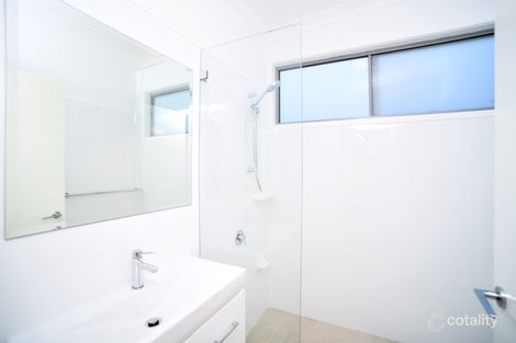 Property photo of 5 Waterside Close Point Clare NSW 2250