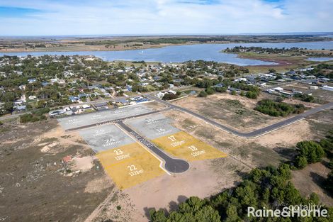18 Clayton St, Clayton Bay, SA 5256