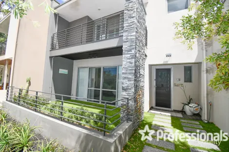 Property photo of 82 Whimbrel Crescent Coodanup WA 6210