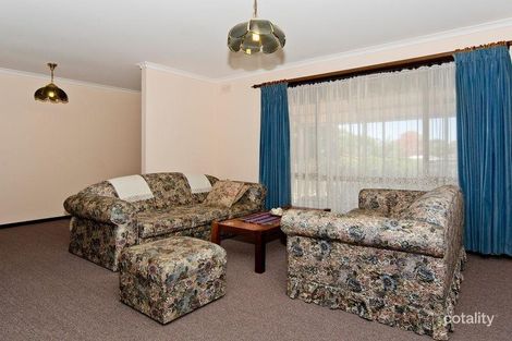 Property photo of 1 Wark Court Morphett Vale SA 5162