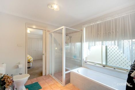 Property photo of 2/5 Hume Boulevard Killarney Vale NSW 2261