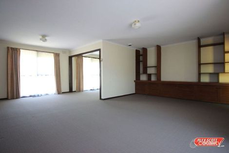 Property photo of 23 Meadow Wood Walk Narre Warren VIC 3805