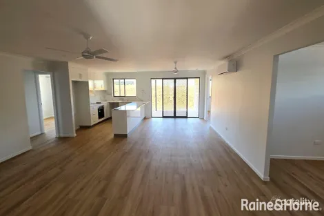 19 Sharon Cres, Kingaroy, QLD 4610