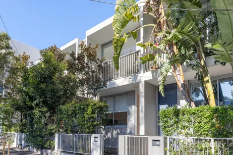 Property photo of 36 Wellington Street Waterloo NSW 2017