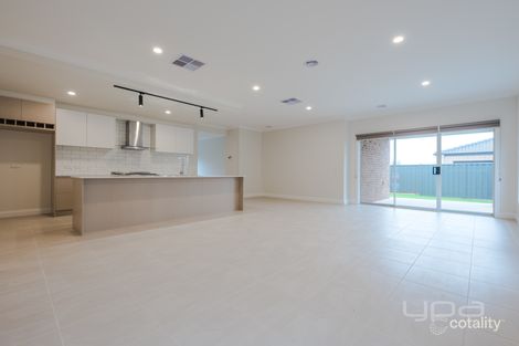 Property photo of 20 Southlands Loop Strathtulloh VIC 3338