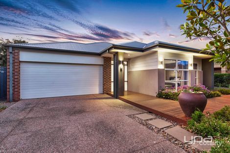 Property photo of 6 Botanical Drive Caroline Springs VIC 3023