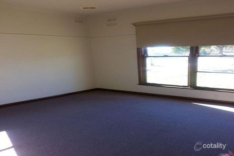 Property photo of 10 Dean Street Kangaroo Flat VIC 3555