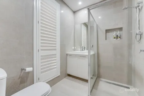 Property photo of 18 Galah Way Spring Farm NSW 2570