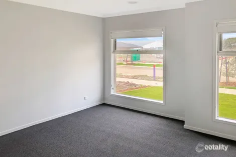 Property photo of 10 Gellibrand Drive Mickleham VIC 3064