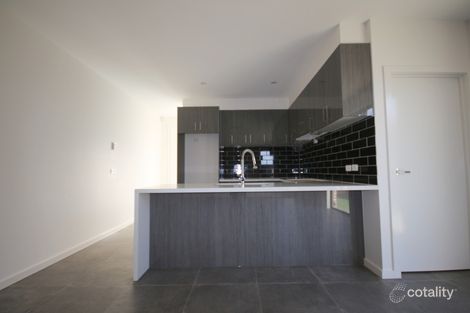 Property photo of 15 Zeal Way Craigieburn VIC 3064