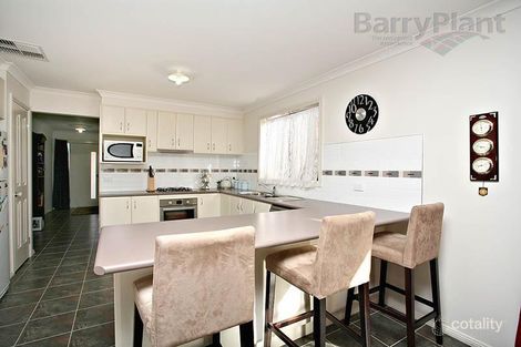 Property photo of 12 Sunray Rise Harkness VIC 3337