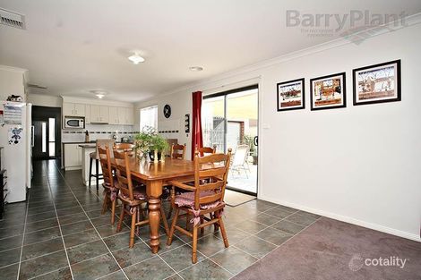 Property photo of 12 Sunray Rise Harkness VIC 3337