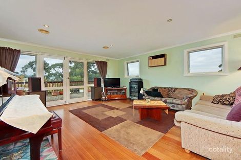 18 Hillcrest Gr, Healesville, VIC 3777