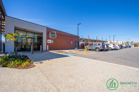 Property photo of 17 Turquoise Boulevard Treeby WA 6164