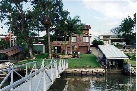 Property photo of 35 Brisbane Corso Fairfield QLD 4103