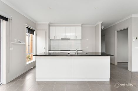 13 Leopold St, Alfredton, VIC 3350