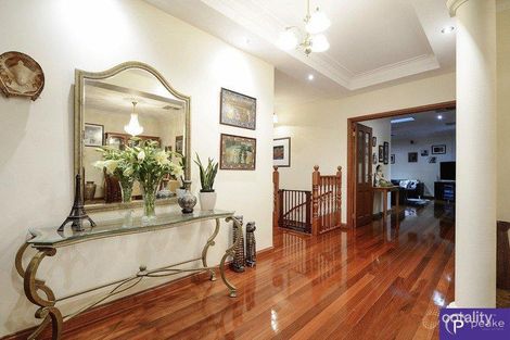 Property photo of 24 Fairholme Boulevard Berwick VIC 3806