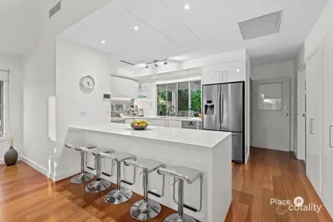 Property photo of 395A Chatsworth Road Coorparoo QLD 4151