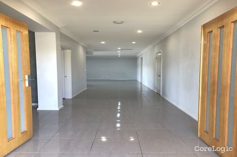 Property photo of 11 Brickwood Circuit Craigieburn VIC 3064