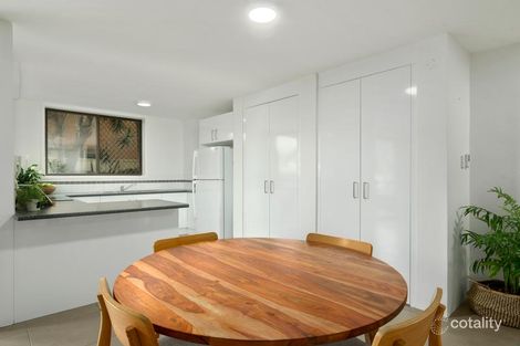 Property photo of 1/30 Ikkina Road Burleigh Heads QLD 4220