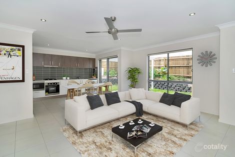 1/5 Adelaide St, Cranley, QLD 4350