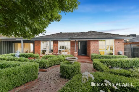 17 Lodge Cres, Berwick, VIC 3806