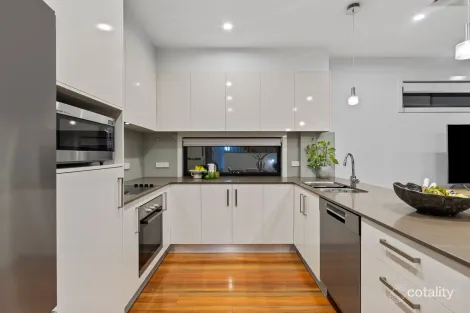 Property photo of 3/47 Macaulay Street Coorparoo QLD 4151