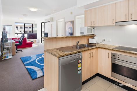 2/136 Marine Pde, Southport, QLD 4215