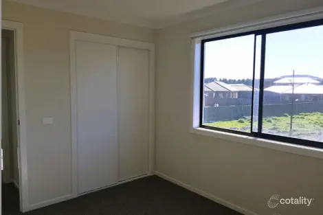 Property photo of 61 Moxham Drive Kalkallo VIC 3064