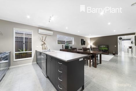 Property photo of 4 Bailey Place Pakenham VIC 3810