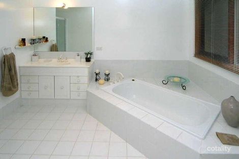 Property photo of 202 Greenhills Road Bundoora VIC 3083