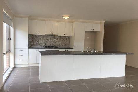 Property photo of 30 Copper Beech Road Beaconsfield VIC 3807