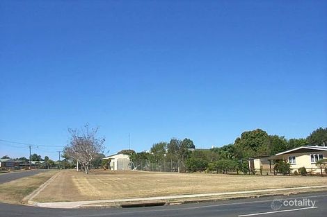 1 Peatey St, Kepnock, QLD 4670