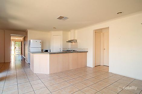 Property photo of 25 Castleton Avenue Tarneit VIC 3029