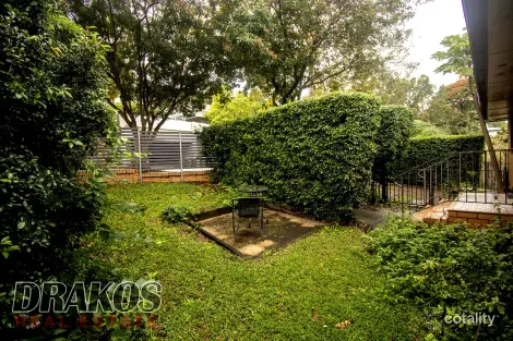 Property photo of 2/145 Gray Road West End QLD 4101